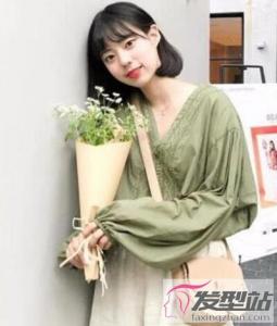 盐系短发很适合年轻女生
