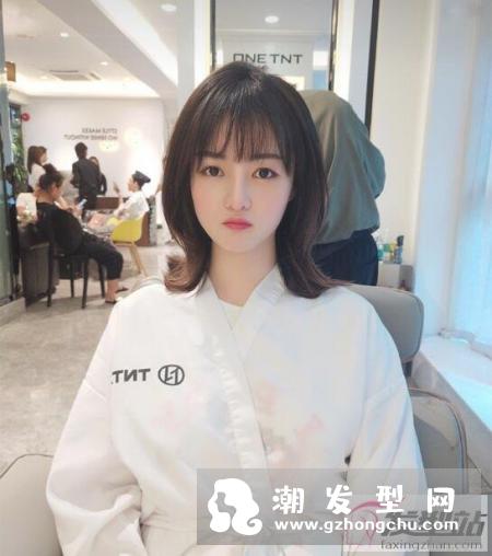 锁骨发瘦脸效果意外的好 散发着简单的高级快来剪一波