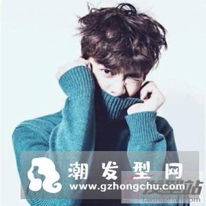 头型扁平适合的发型 帅气短发塑造完美比例