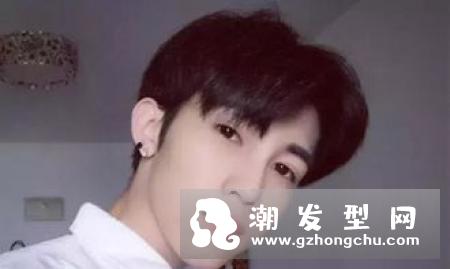 undercut是什么意思 两边剃短中间长发型太帅了