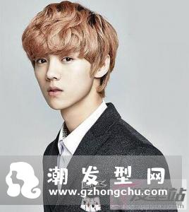 男士穿西装适合的发型 帅气简约展现迷人魅力