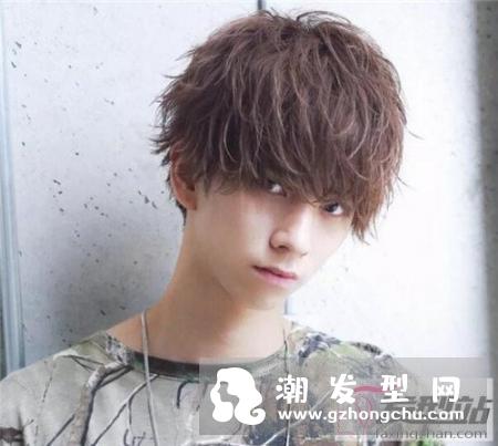 男生烫什么发型帅气 男神“日系烫”种草