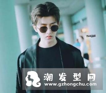 蔡徐坤新发型怎么弄 金色加大背头怎么梳