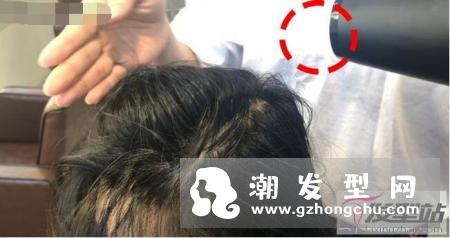 头发太软建议烫下发根 烫完必知的整理重点起床发型就自然美