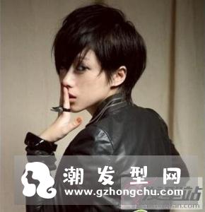 女生斜庞克发型怎么做好看 干练冷艳比男生还帅三分