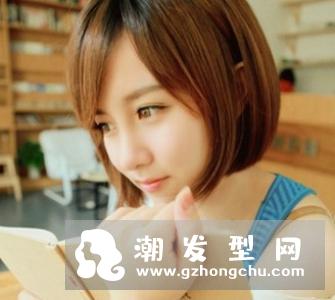 短发女生做什么造型好看 发尾外翘短发气质减龄显脸小
