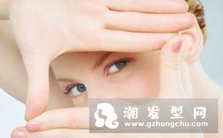 脱发是什么原因引起的 先天性脱发和后天性脱发须分清