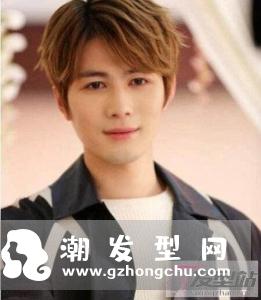 男生三七分发型怎么弄 超帅刘海自带“美颜相机”功能