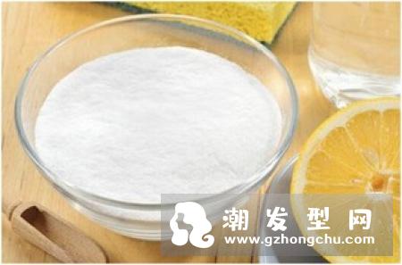 用小苏打洗头发好吗 好处和坏处有哪些