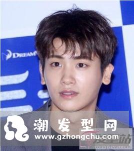 男生发际线高适合什么发型 洋气减龄短发赋予高颜值
