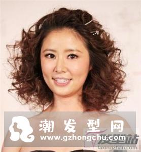 女生短发爆炸头发型 超个性发型展现你的另一面