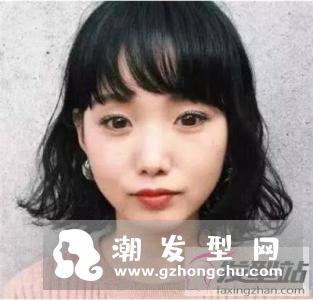 黑色短卷发怎样不老气 不染发也照样年轻显仙气