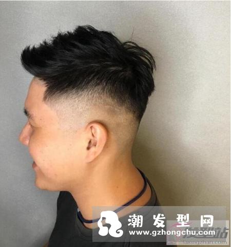 不同款式的纹理剪裁作品