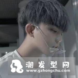 男生发型超短发铲两边 层次感修剪变帅气潮男