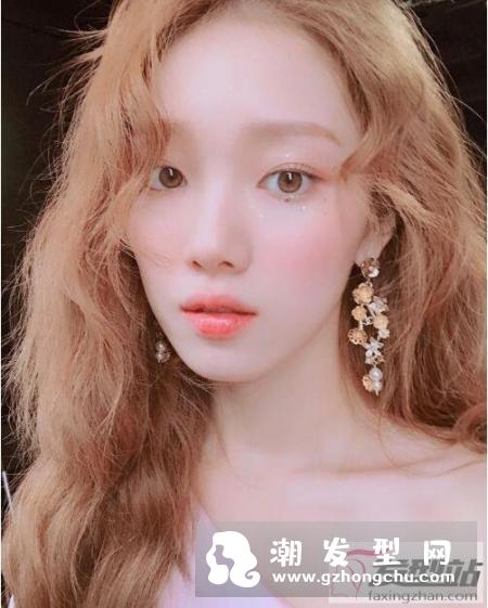 自己在家染头发的步骤与流程 留意这几点也能染梦幻发色