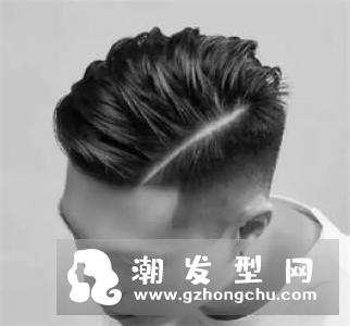 男生短发精神帅气发型 世界杯两边剃掉中间留长火到不行