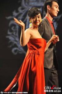 谢娜中长发发型图片 太阳女神的熟女风