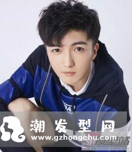 男生适合剪什么刘海 逗号刘海俏皮又修颜