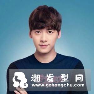 男生短碎发发质细软的男生很适合这款短烫发