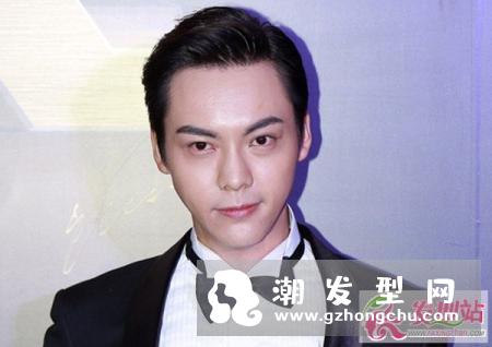 陈伟霆的发型叫什么 陈伟霆最新帅发型盘点