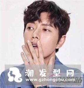 男生37分发型带刘海 塑造完美脸型男神都喜欢