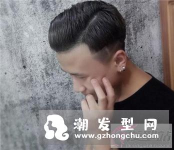 个性男士一道杠发型 两侧铲短雕刻好时尚