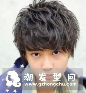 男生四六分发型烫发大全 偏分刘海最帅气时尚