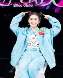 谢娜中长发发型图片 太阳女神的熟女风