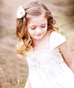 短发自己可以扎的发型 简约扎发秒变妙龄少女