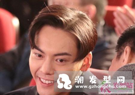 陈伟霆的发型叫什么 陈伟霆最新帅发型盘点