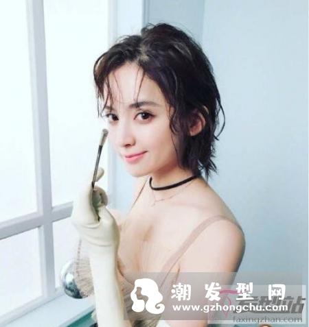 女生短发帅气造型 湿发让你比男生酷