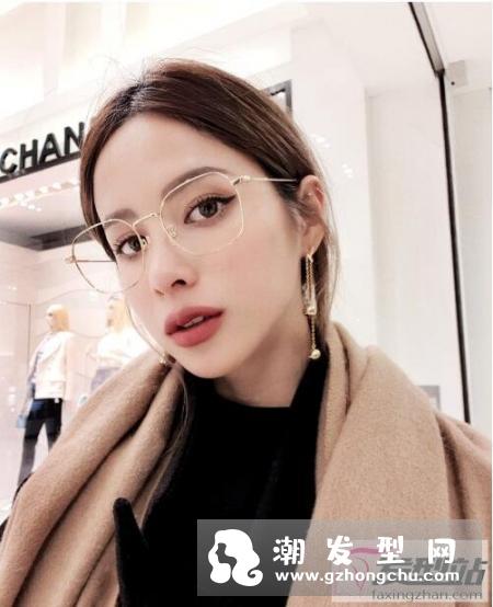 时尚美妆部落客,打算成立服饰品牌,朝电商路线发展