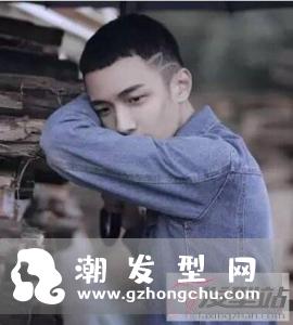 男士短发侧面刻痕发型 帅气中不失男性的霸气
