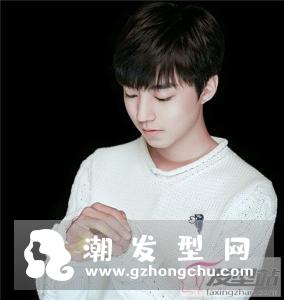 男生短发怎么剪好看 短直发就是这么帅气阳光