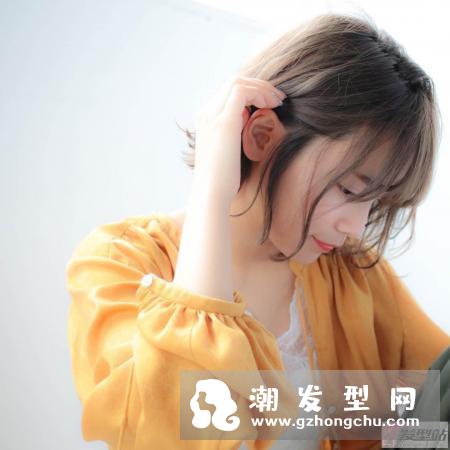 女生的正确的洗发方法 选对方法就是护发的关键