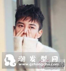男生发际线高适合什么发型 洋气减龄短发赋予高颜值