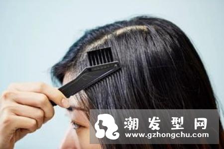 染发为什么头皮痛 为什么要用保鲜膜