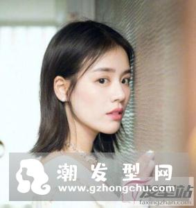 人鱼卷短发非常适合年轻女生,让脸型愈发瘦削