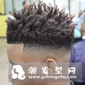 流行必备型男款发型 背梳回梳加油滑超时尚