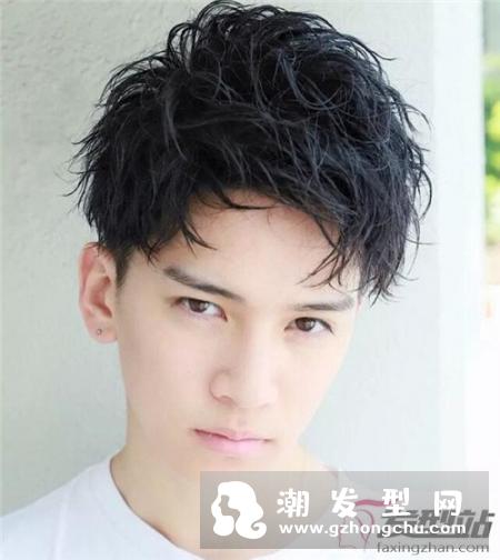 男生烫什么发型帅气 男神“日系烫”种草
