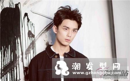 今年流行什么样的男生发型 最新男士短发让你秒变男神