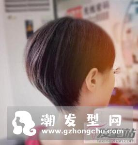 凌乱感搓边头短发女生的发质柔软顺滑