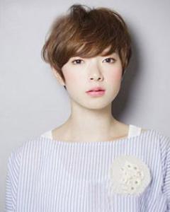 短碎发自然发型女 时尚简约弥漫清新气息