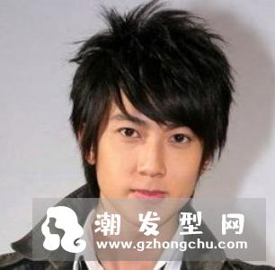 男士穿西装适合的发型 帅气简约展现迷人魅力