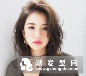 自来卷女生适合什么发型 按照卷度不同选择发型很重要