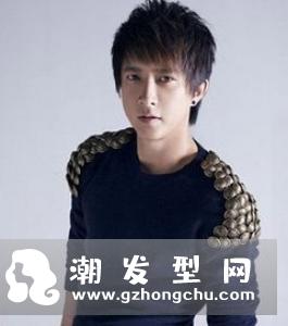 男士火箭头发型 轻松塑造潮男酷帅形象