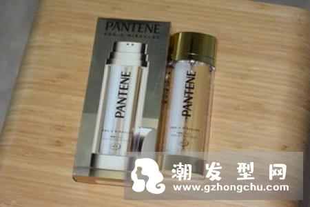 护发精油的使用步骤 在湿发时抹还是干发时抹