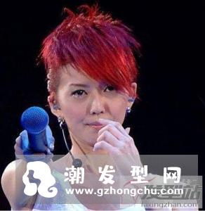 中性女生帅气短发 莫西干头酷炫养眼