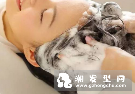 夏天洗头要吹干吗掉发正常吗