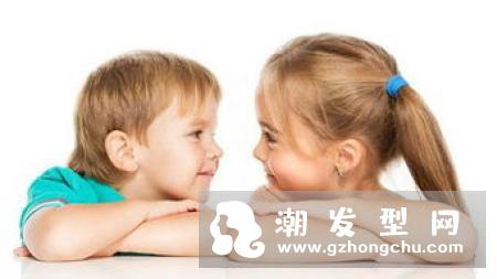 剪发前沟通好,就不怕剪发后悔,先确认好双方的想法是否一致再下手,便能避免失误